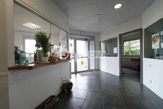 Office in Rillieux-la-Pape for lease Interior Photo- Image 1 of 11