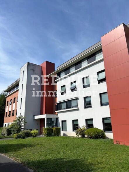 Office in Reims for lease - Building Photo - Image 2 of 2
