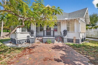 1793 Fowler St, Fort Myers, FL for sale Interior Photo- Image 1 of 30