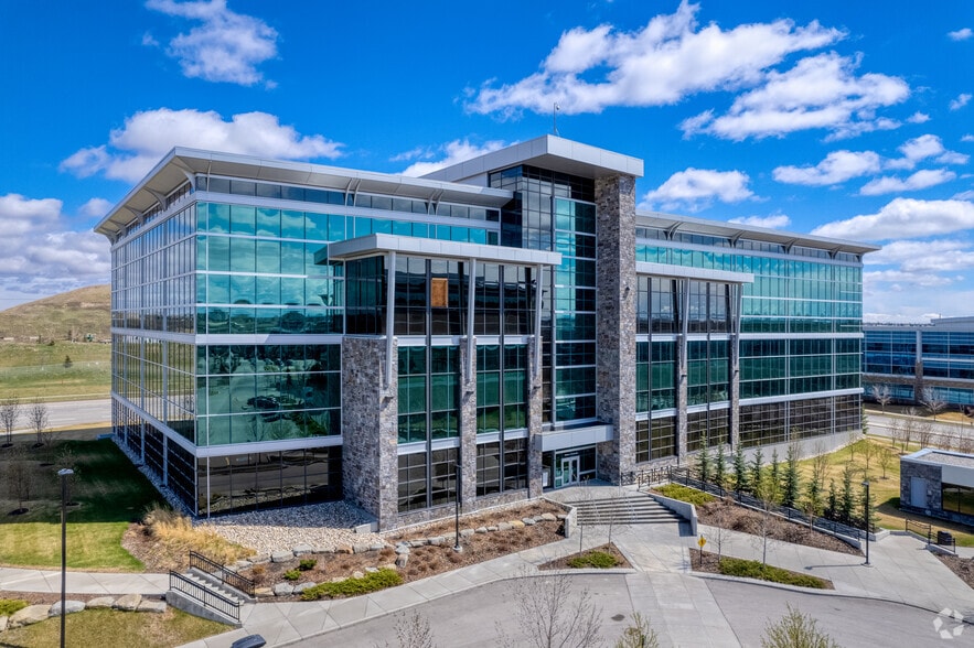 28 Quarry Park Blvd SE, Calgary, AB for sale - Building Photo - Image 1 of 1