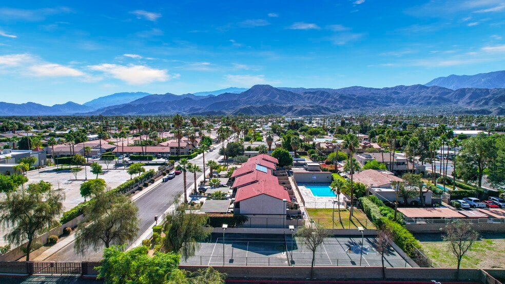 69180 Victoria Dr, Cathedral City, CA à vendre - Photo du bâtiment - Image 3 de 17