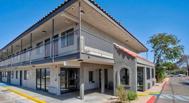 Plus de détails pour 3351 E Andy Devine Ave, Kingman, AZ - Services hôteliers à vendre