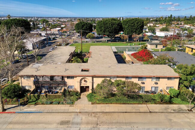 More details for 7959 Bright Ave, Whittier, CA - Multifamily for Sale