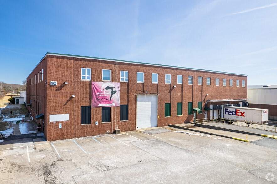 10-12 Jaycee Dr, West Hazleton, PA for lease - Primary Photo - Image 1 of 10