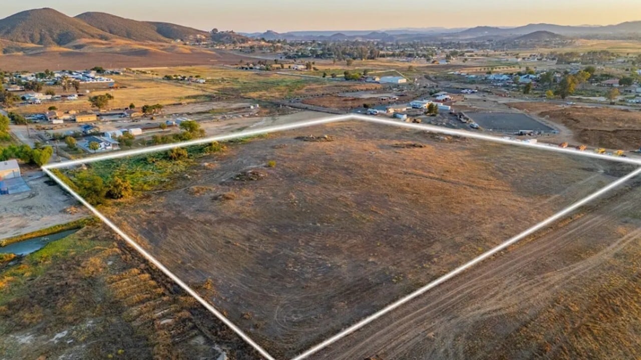 32775 Patita Lane (End of Patitia Lane), Winchester, CA for sale Primary Photo- Image 1 of 6