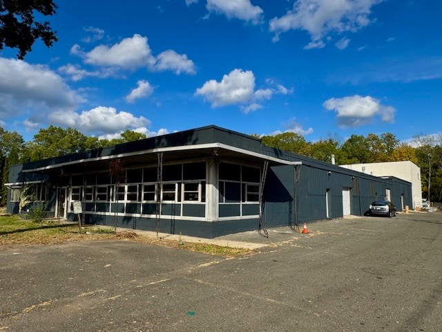 96 Granby St, Bloomfield, CT for lease - Building Photo - Image 1 of 6