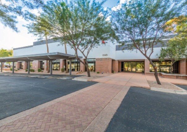 8140 S Hardy Dr, Tempe, AZ à louer - Photo du bâtiment - Image 2 de 9