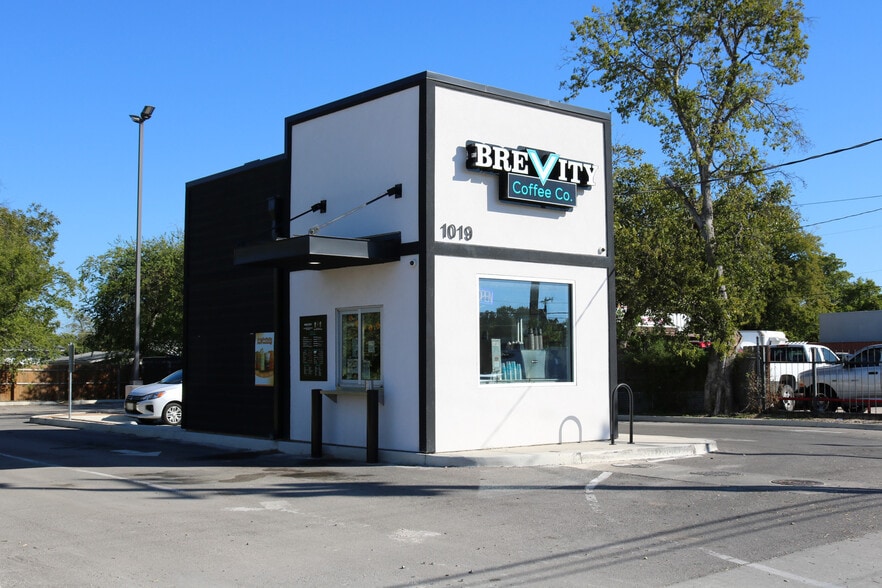 1019 SW Military Dr, San Antonio, TX for sale - Building Photo - Image 2 of 8