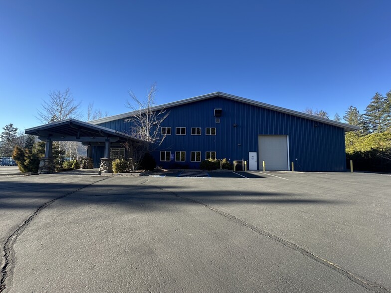 4015 S Old Stage Rd, Mount Shasta, CA for lease - Building Photo - Image 3 of 19