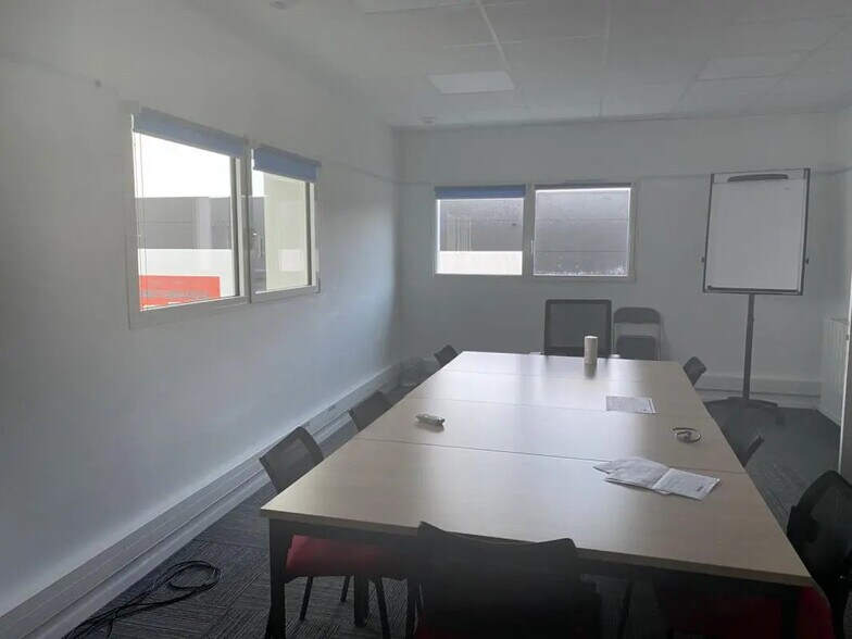 Bureau dans Auray à louer - Photo du bâtiment - Image 2 de 10