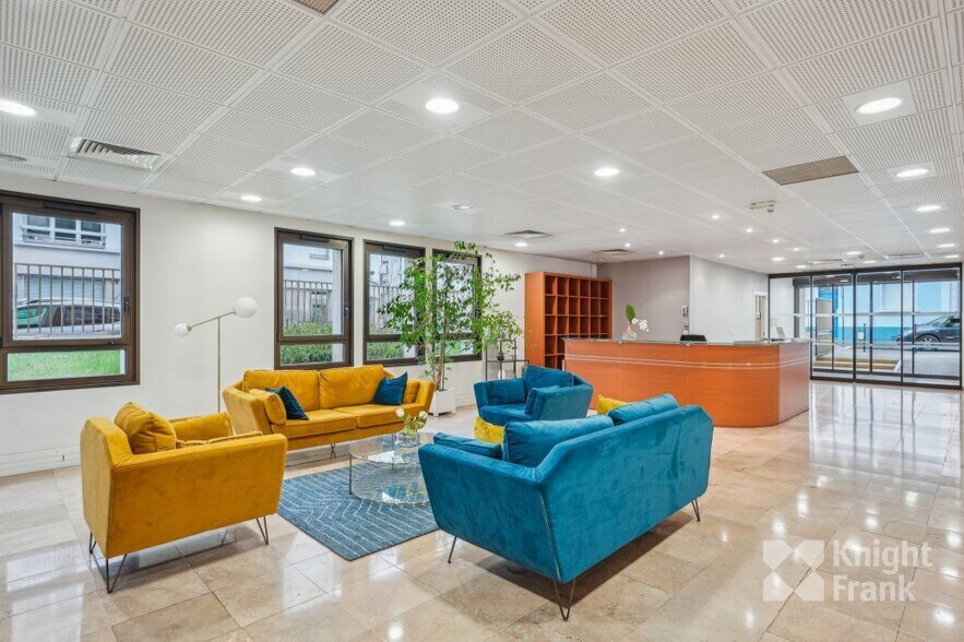 37-39 Rue De Neuilly, Clichy for lease - Lobby - Image 2 of 9