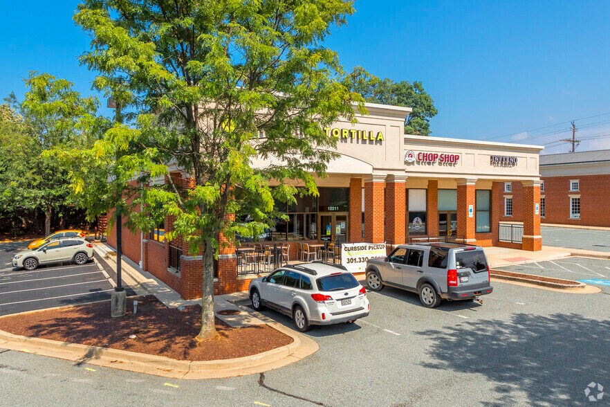12201-12211 Darnestown Rd, Gaithersburg, MD à vendre - Photo du bâtiment - Image 3 de 4