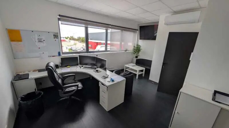 Bureau dans Colombier-Saugnieu à louer - Photo intérieure - Image 3 de 13