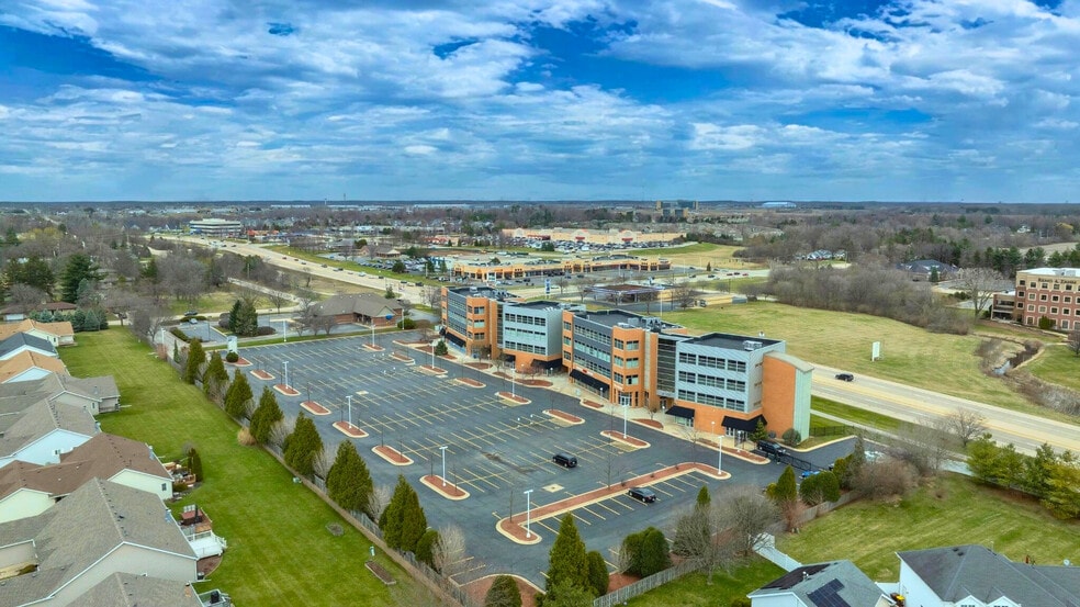 2990 N Perryville Rd, Rockford, IL for lease - Building Photo - Image 3 of 8