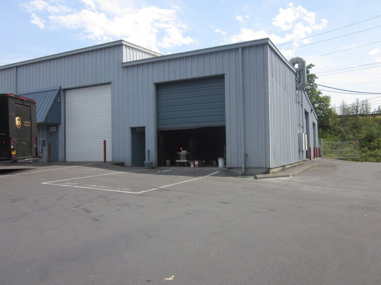 9380 SW Tigard St, Portland, OR à louer - Photo du bâtiment - Image 3 de 8