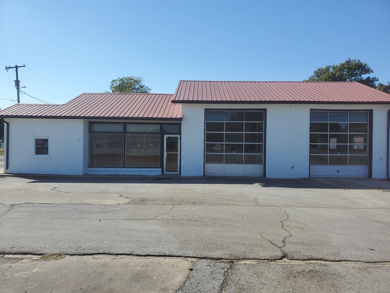 401 N 3rd St, Lilbourn, MO for sale - Primary Photo - Image 1 of 26