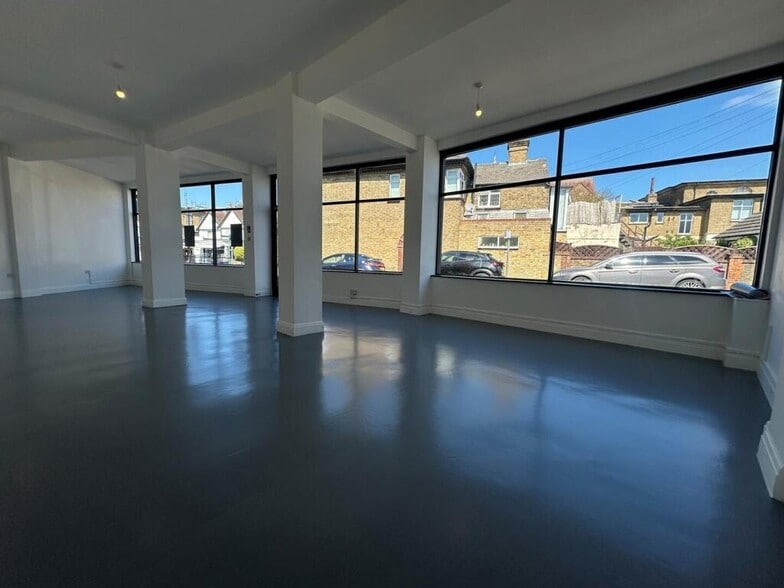 58-62 Elm Rd, Leigh On Sea for lease - Interior Photo - Image 2 of 6