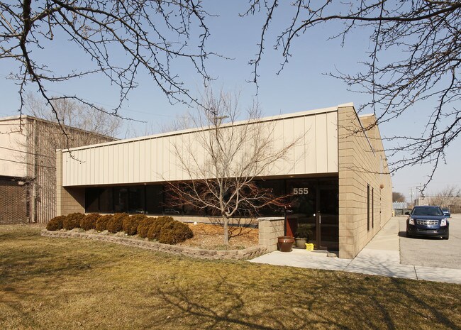 Plus de détails pour 555 Elmwood Dr, Troy, MI - Bureau à louer
