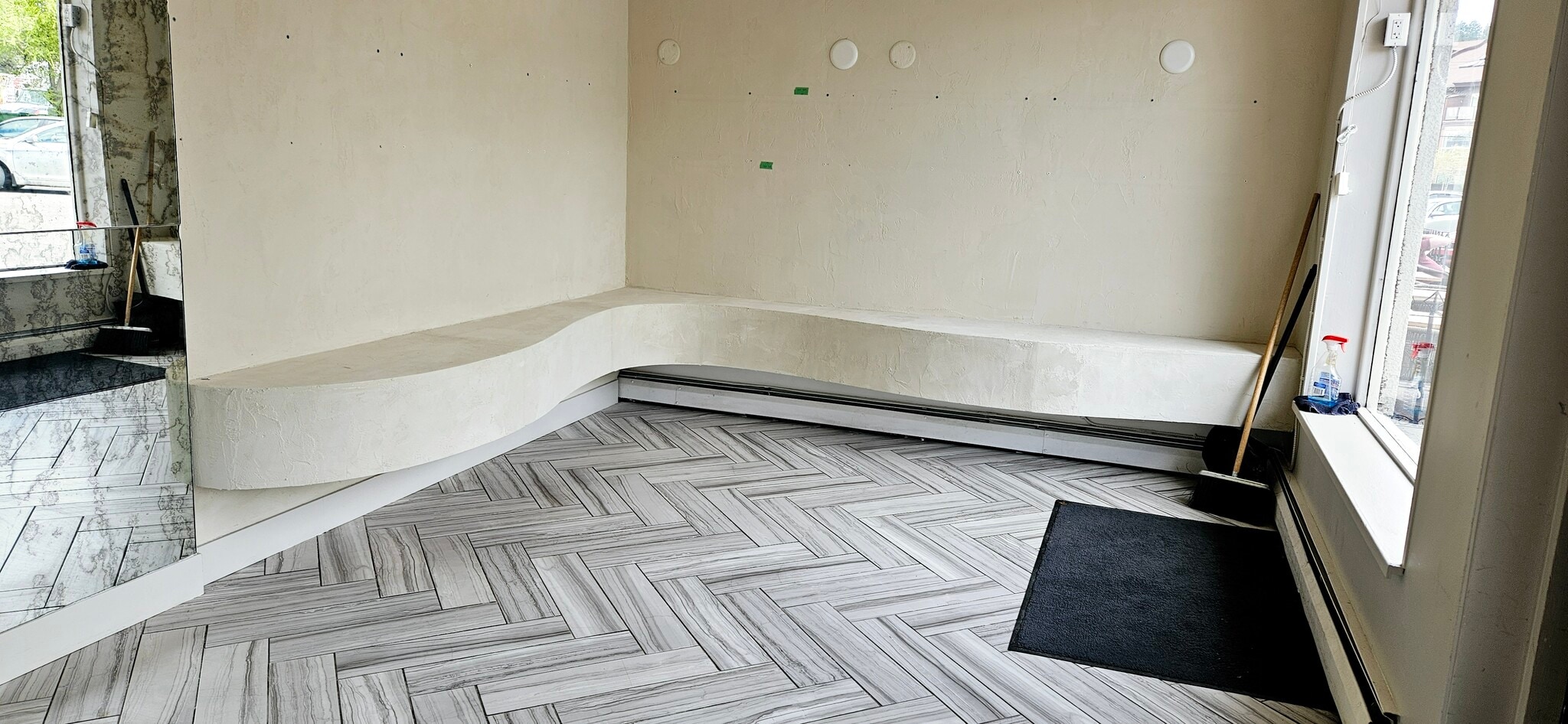 7 Parkdale Cres NW, Calgary, AB à louer Photo intérieure- Image 1 de 5