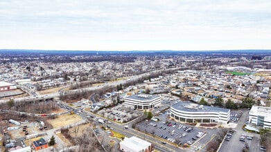 611 River Dr, Elmwood Park, NJ - AERIAL  map view