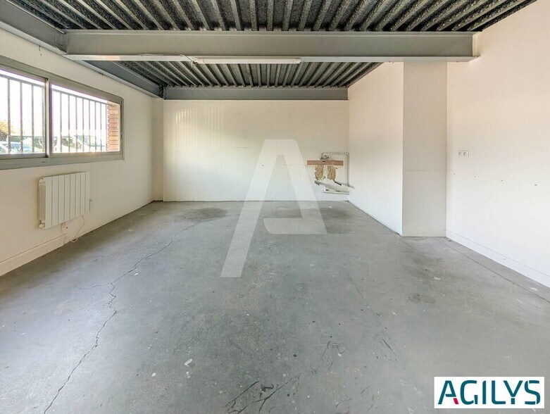 14 Rue Des Cerisiers, Lisses for lease - Interior Photo - Image 3 of 12