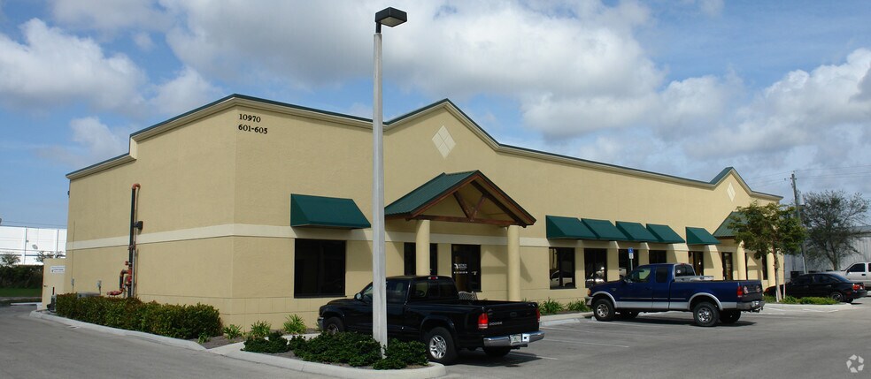 10970 S Cleveland Ave, Fort Myers, FL for sale - Building Photo - Image 2 of 26