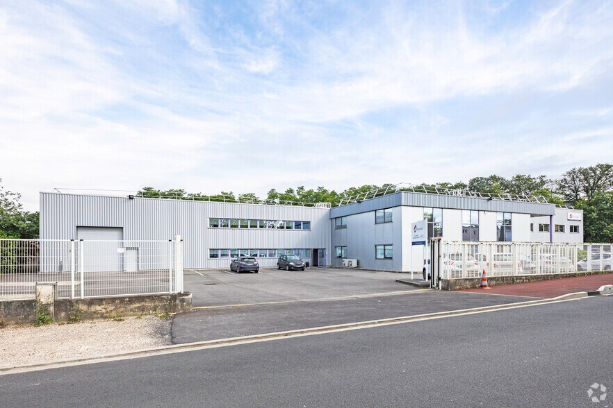 Flex dans Taverny à louer - Photo du bâtiment - Image 2 de 7