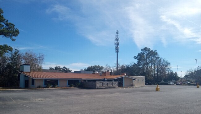 More details for 65 W Fairmont Ave, Savannah, GA - Retail for Lease