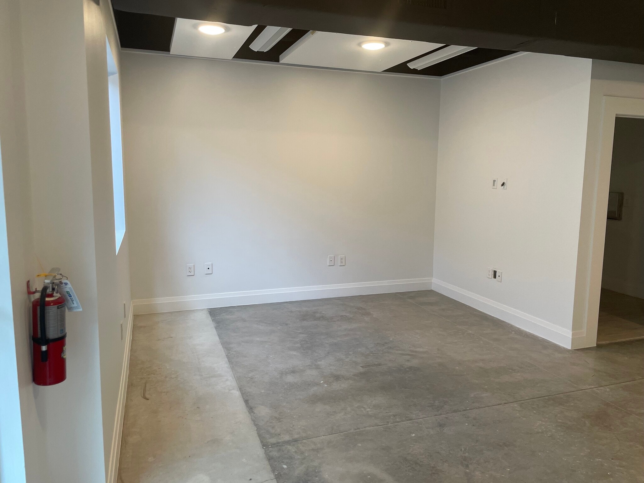 1011-1039 NW 31st Ave, Pompano Beach, FL for lease Interior Photo- Image 1 of 11