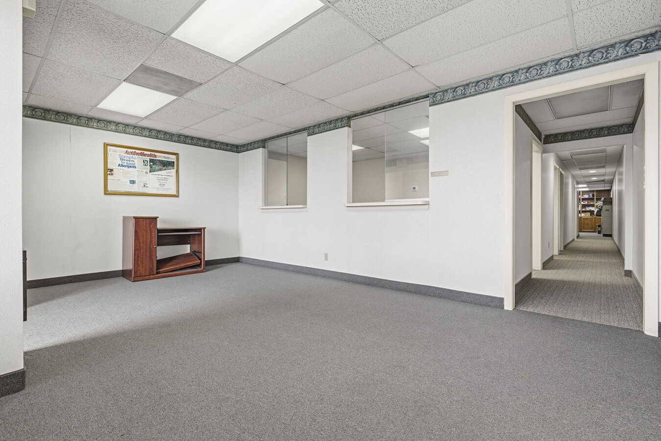 103 5th St SE, Barberton, OH 44203 - Unité U - - Hall d’entrée - Image 2 of 7