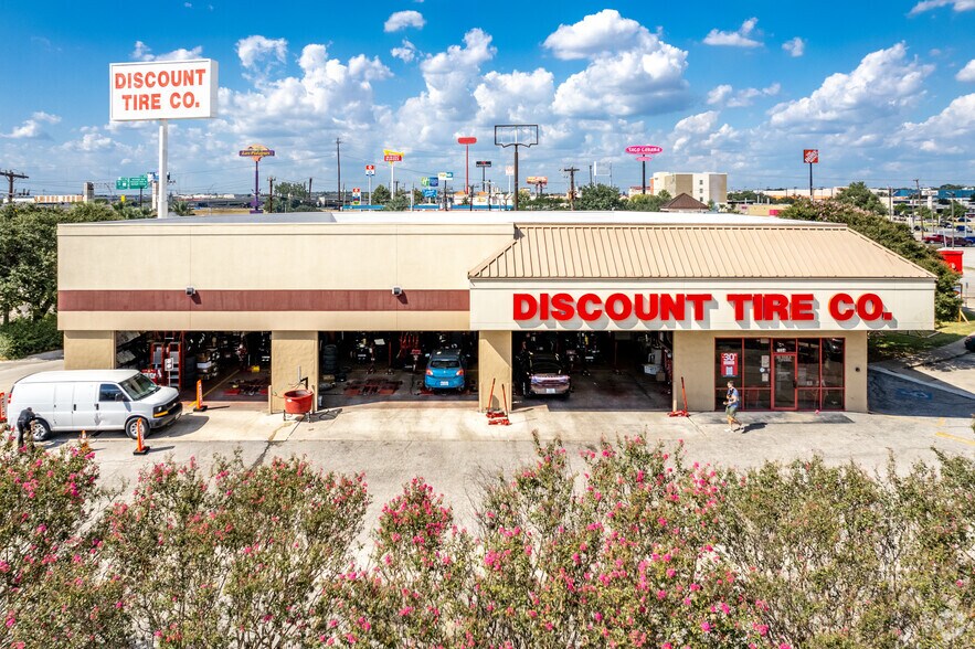 7954 N IH 35, San Antonio, TX for sale - Building Photo - Image 2 of 3