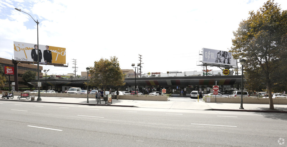 11058-11086 Santa Monica Blvd, Los Angeles, CA à louer - Photo principale - Image 1 de 43