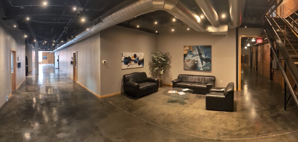 1321 Burlington St, North Kansas City, MO à louer - Photo intérieure - Image 3 de 12