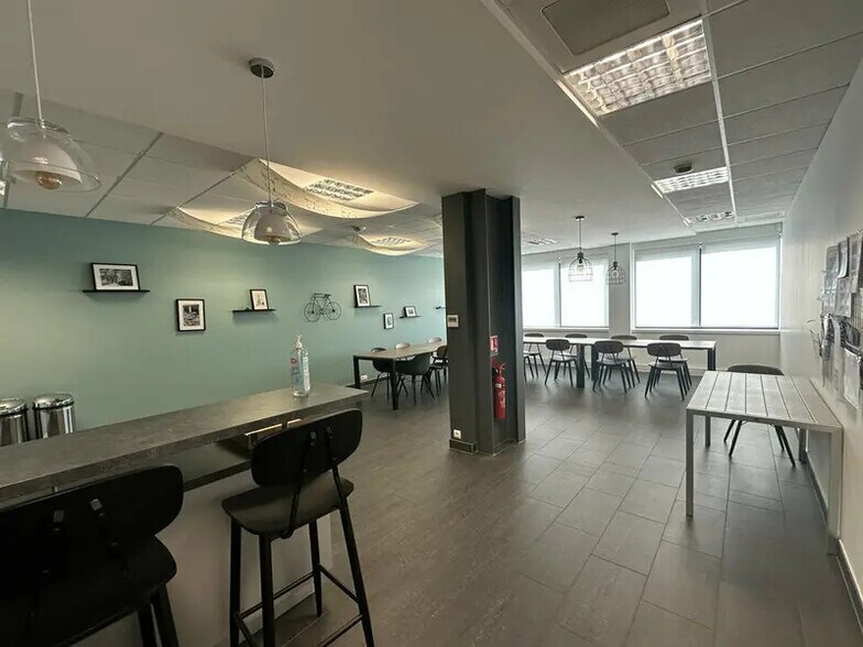 Office in Entzheim for lease - Interior Photo - Image 2 of 7