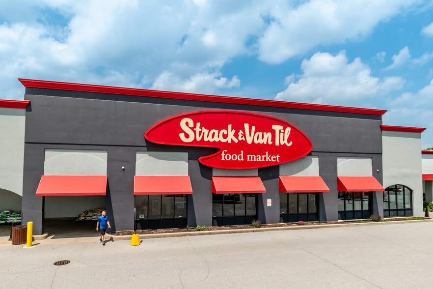 2256 Morthland Dr, Valparaiso, IN for lease - Building Photo - Image 2 of 11