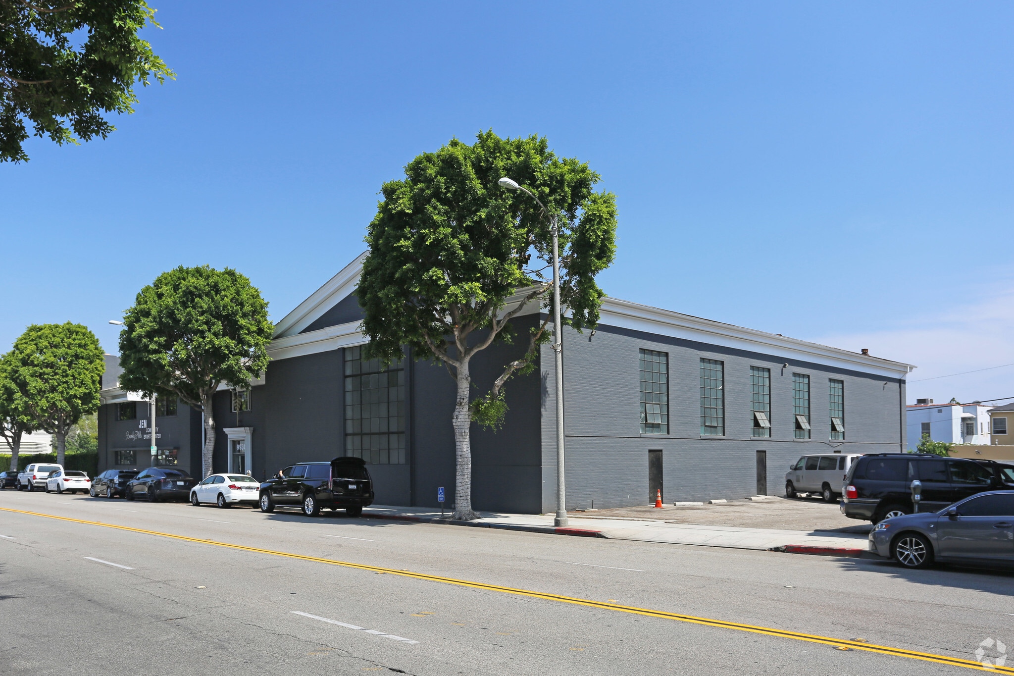 9930 Santa Monica Blvd, Beverly Hills, CA for lease Primary Photo- Image 1 of 3