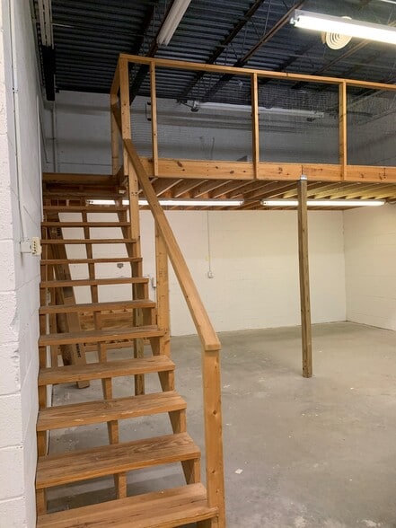 1003-1047 W 7th St, Auburn, IN à louer - Photo intérieure - Image 2 de 23