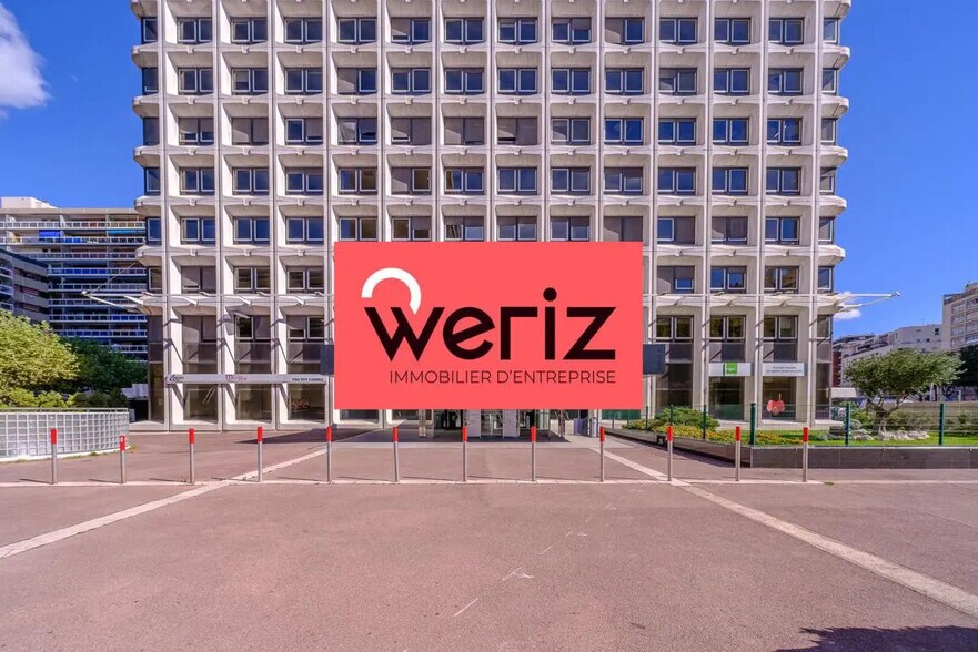 Office in Marseille for lease - Building Photo - Image 1 of 11