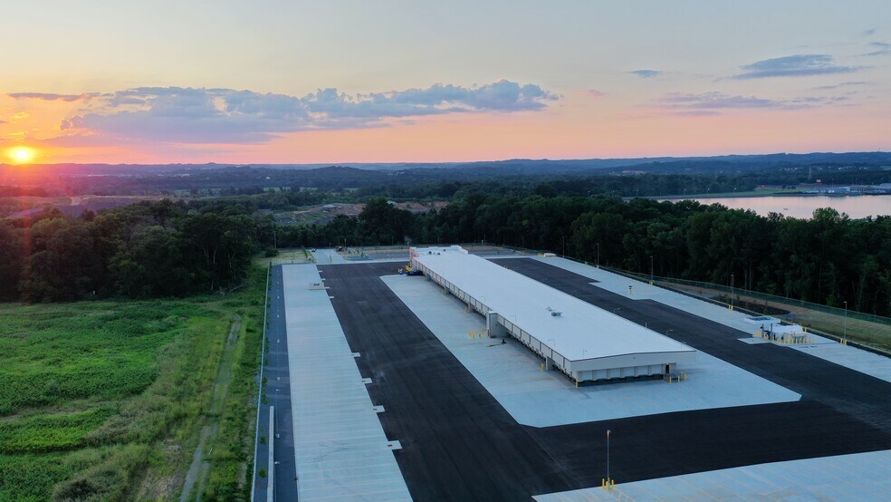 790 Burnett rd, Old Hickory, TN à louer - Photo du bâtiment - Image 3 de 5