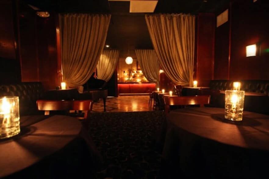 1623 1/2 N Cahuenga Blvd, Los Angeles, CA for lease - Interior Photo - Image 1 of 5