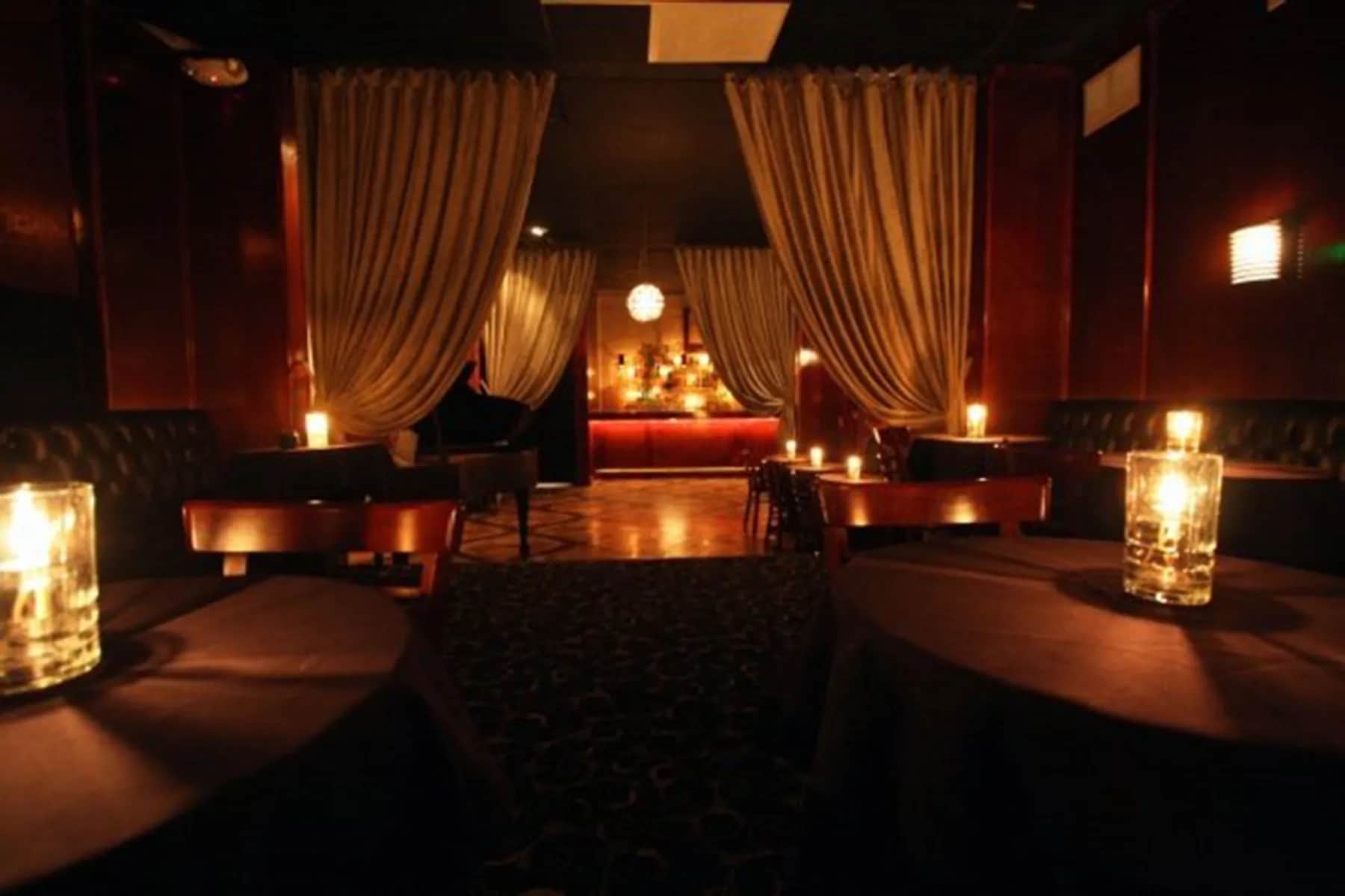 1623 1/2 N Cahuenga Blvd, Los Angeles, CA à louer Photo intérieure- Image 1 de 6