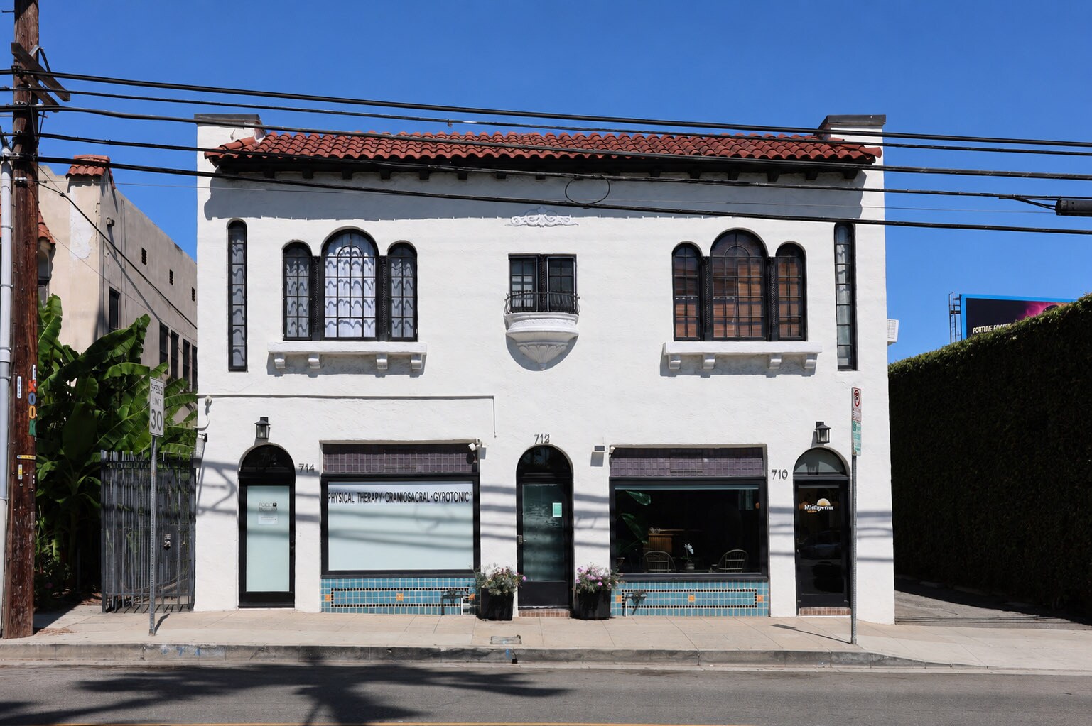 710 N Van Ness Ave, Los Angeles, CA à vendre Photo du bâtiment- Image 1 de 12