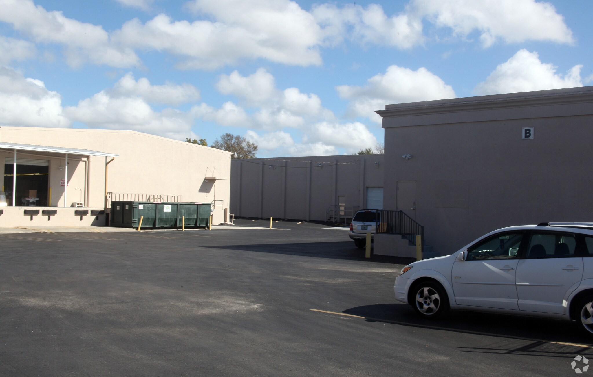 1185 Gooden Crossing, Largo, FL à louer Photo principale- Image 1 de 5