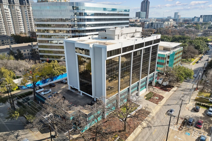 3626 N Hall St, Dallas, TX à louer - Photo principale - Image 1 de 27
