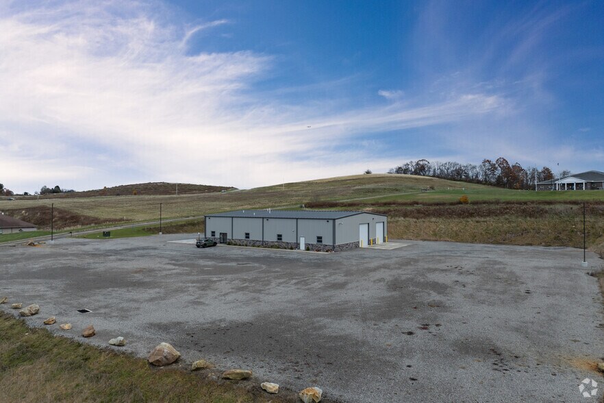 100 Parkview Drive Ext, Kittanning, PA à louer - Photo du bâtiment - Image 3 de 4