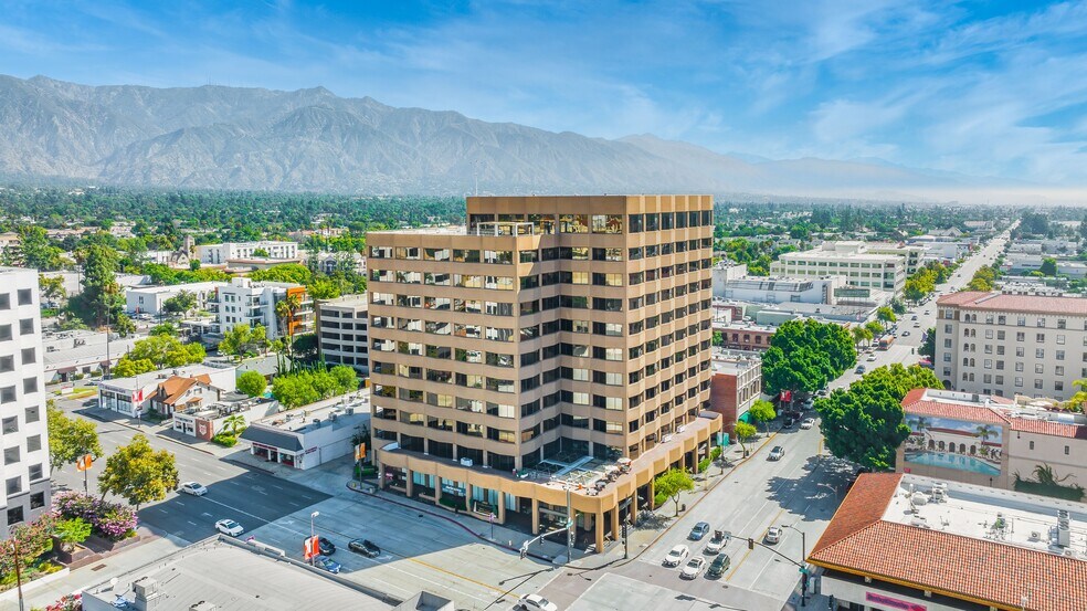 2 N Lake Ave, Pasadena, CA à louer - Photo du bâtiment - Image 2 de 6