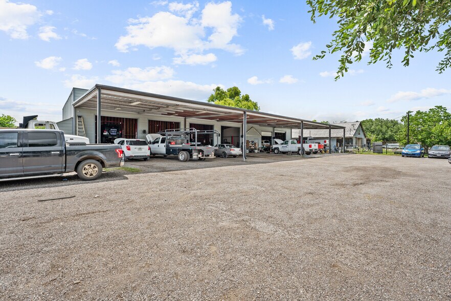 1523 TX-36, Rosenberg, TX à vendre - Photo du bâtiment - Image 2 de 17