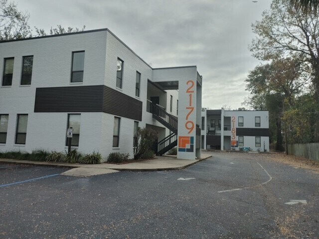 2179 Ashley Phosphate Rd, North Charleston, SC à vendre - Photo du bâtiment - Image 2 de 6