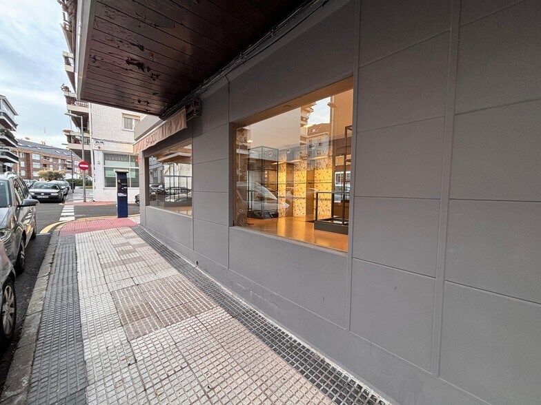 Avenida de España, 18, Majadahonda, Madrid à louer - Photo du bâtiment - Image 2 de 3