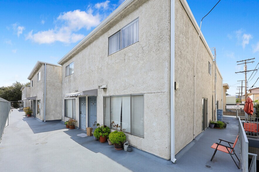 333 Riverdale Dr, Glendale, CA à vendre - Photo du bâtiment - Image 2 de 22